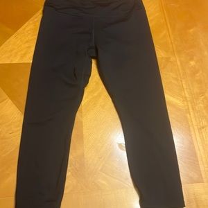 Women’s JustFab Active capri legging black medium exposed hem
